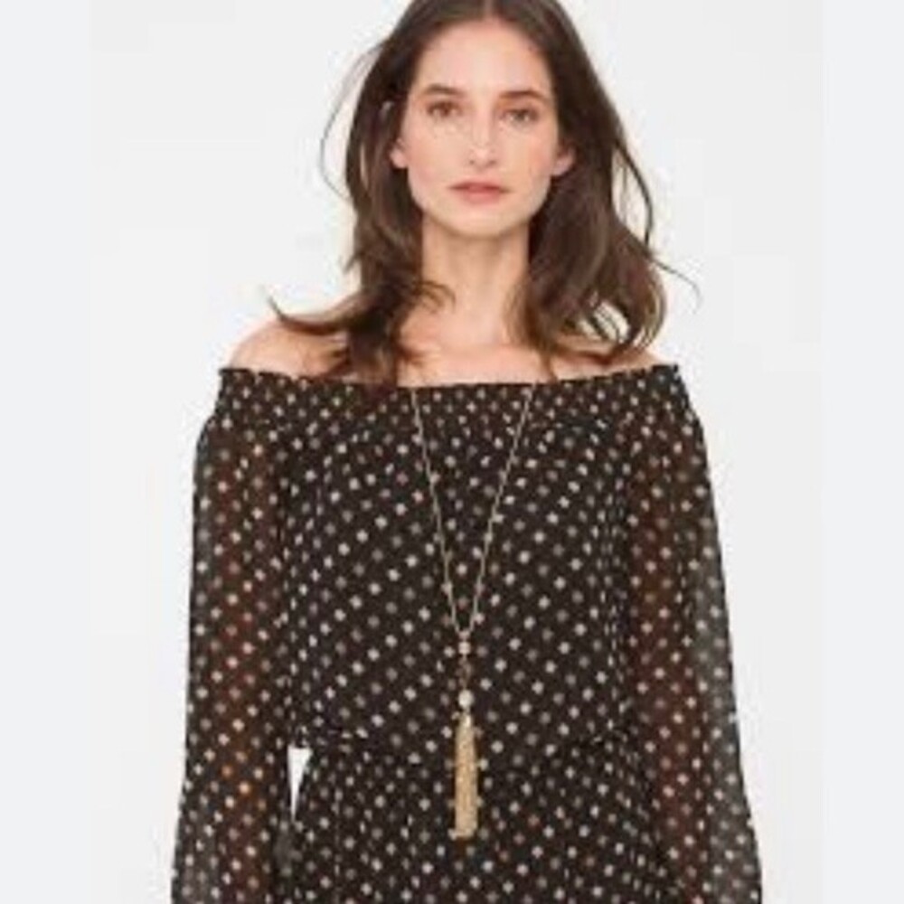 NWT XS White House Black Market Off Shoulder Long Sleeve Dress. WHBM